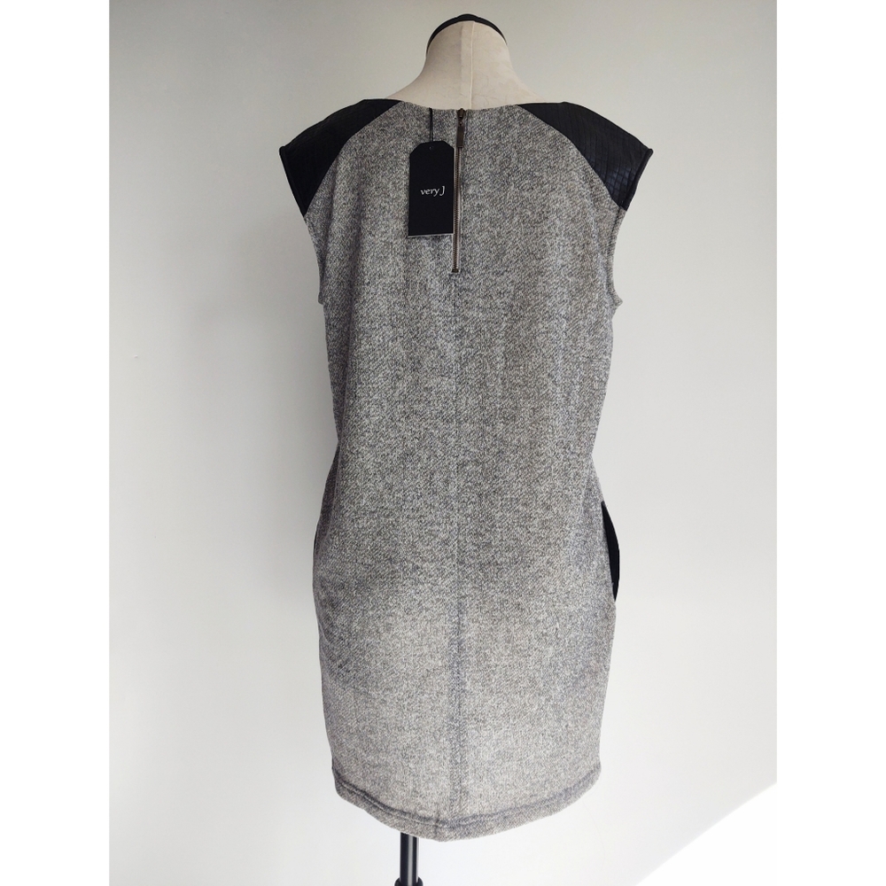 Very J Gray Dress Sleeveless Faux Leather Shoulders Side Pockets Bsck Zip Size L - Picture 3 of 10